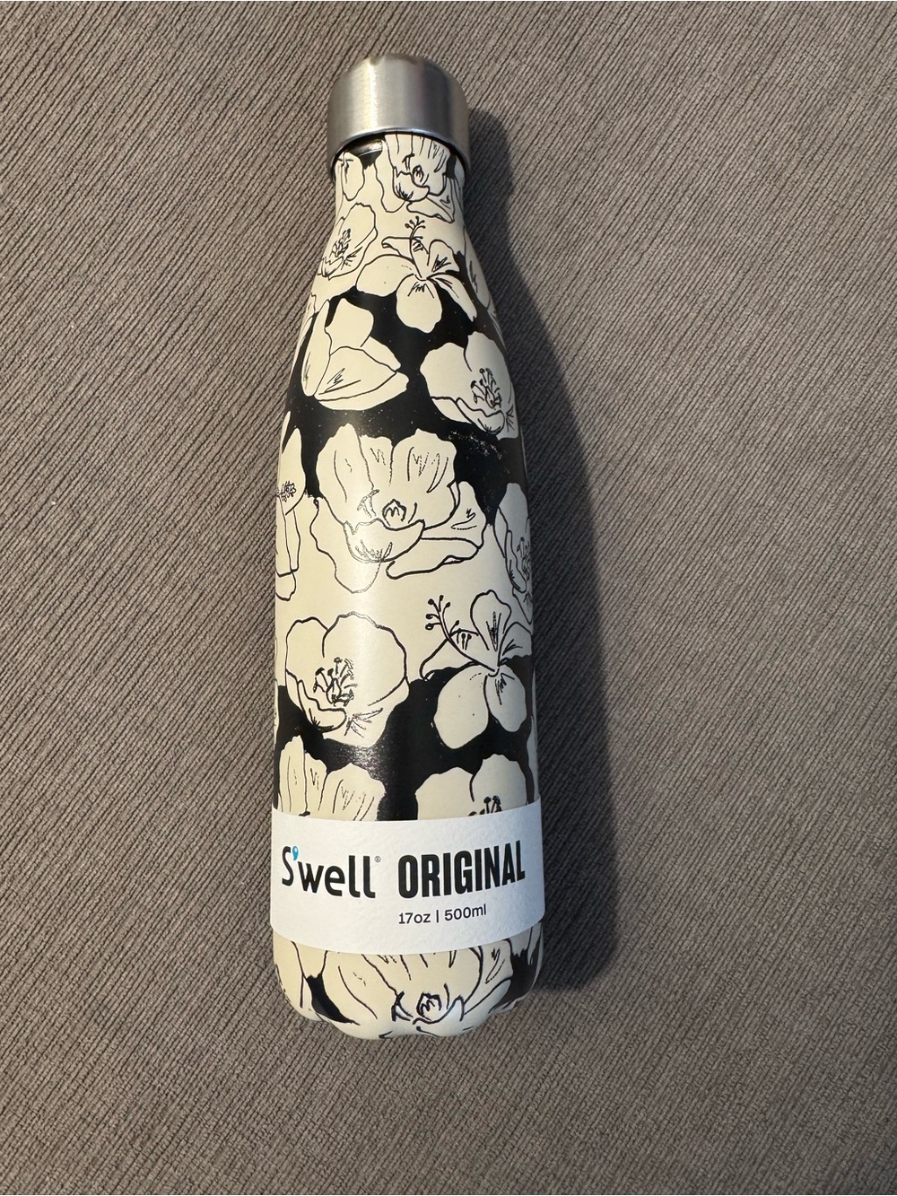 S'well Original 17oz Black & Cream Floral Stainless Bottle